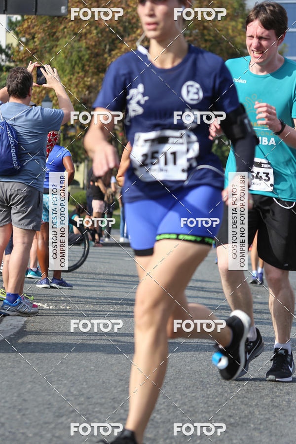 Buy your photos of the eventMeia Maratona Internacional de Curitiba 2018 on Fotop