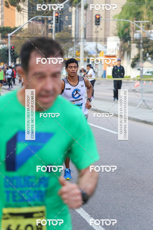 Buy your photos of the eventMeia Maratona Internacional de Curitiba 2018 on Fotop