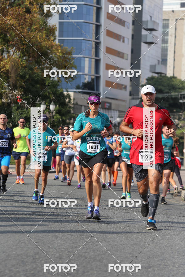 Buy your photos of the eventMeia Maratona Internacional de Curitiba 2018 on Fotop