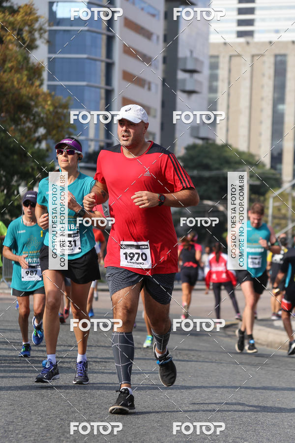 Buy your photos of the eventMeia Maratona Internacional de Curitiba 2018 on Fotop