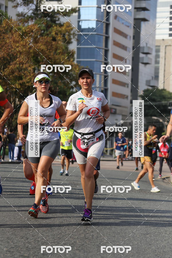 Buy your photos of the eventMeia Maratona Internacional de Curitiba 2018 on Fotop
