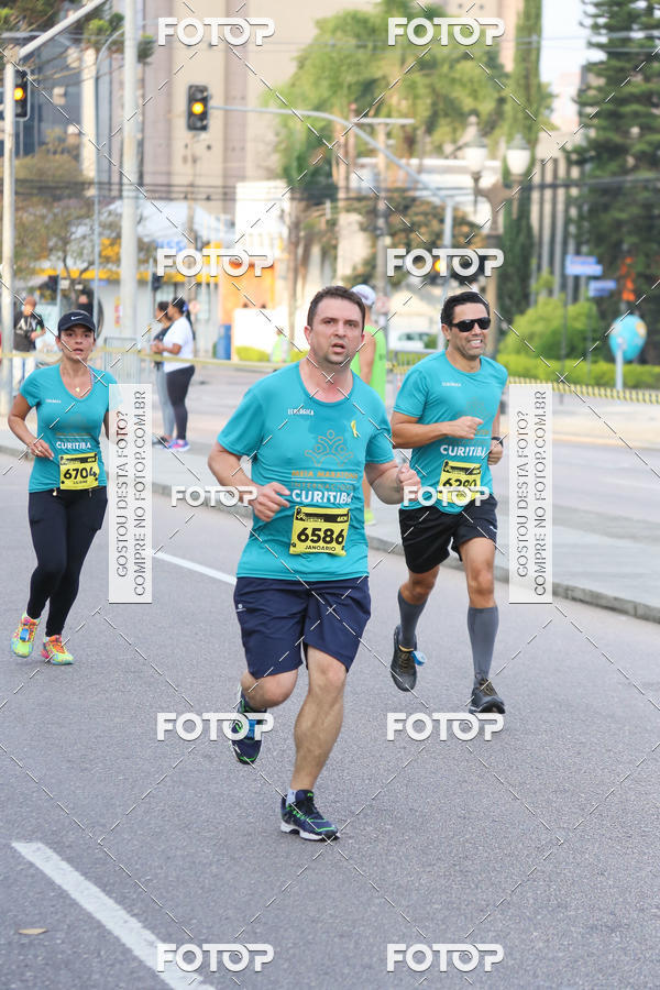 Buy your photos of the eventMeia Maratona Internacional de Curitiba 2018 on Fotop