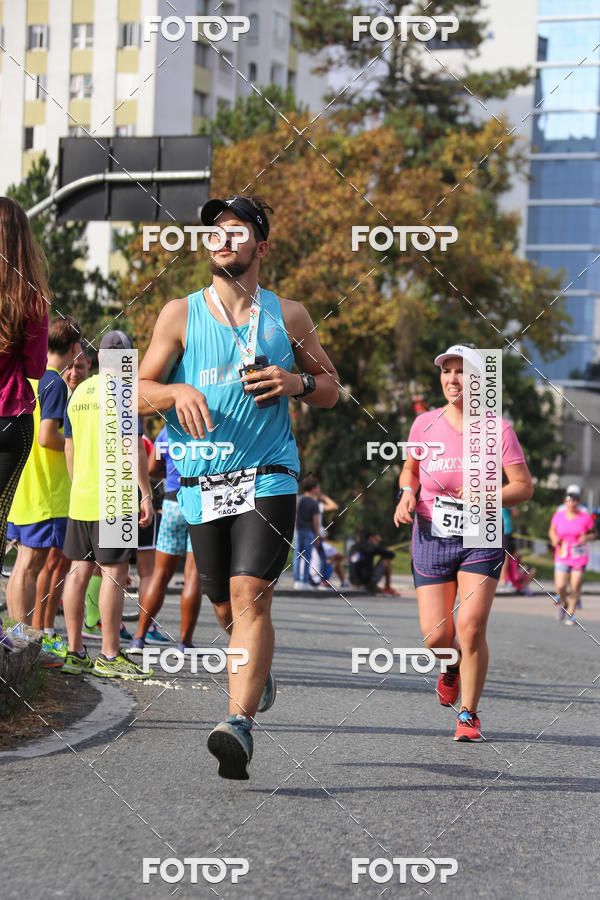 Buy your photos of the eventMeia Maratona Internacional de Curitiba 2018 on Fotop