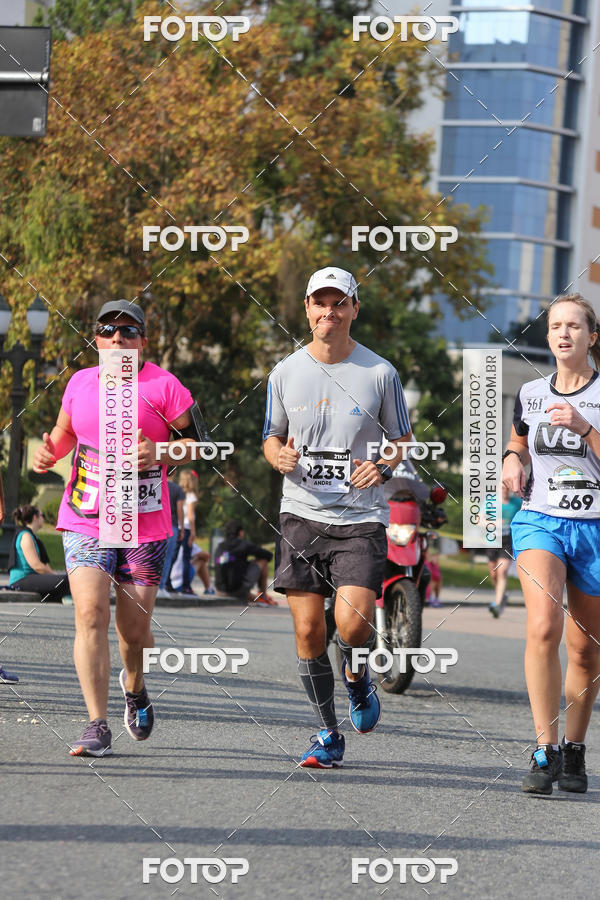 Buy your photos of the eventMeia Maratona Internacional de Curitiba 2018 on Fotop