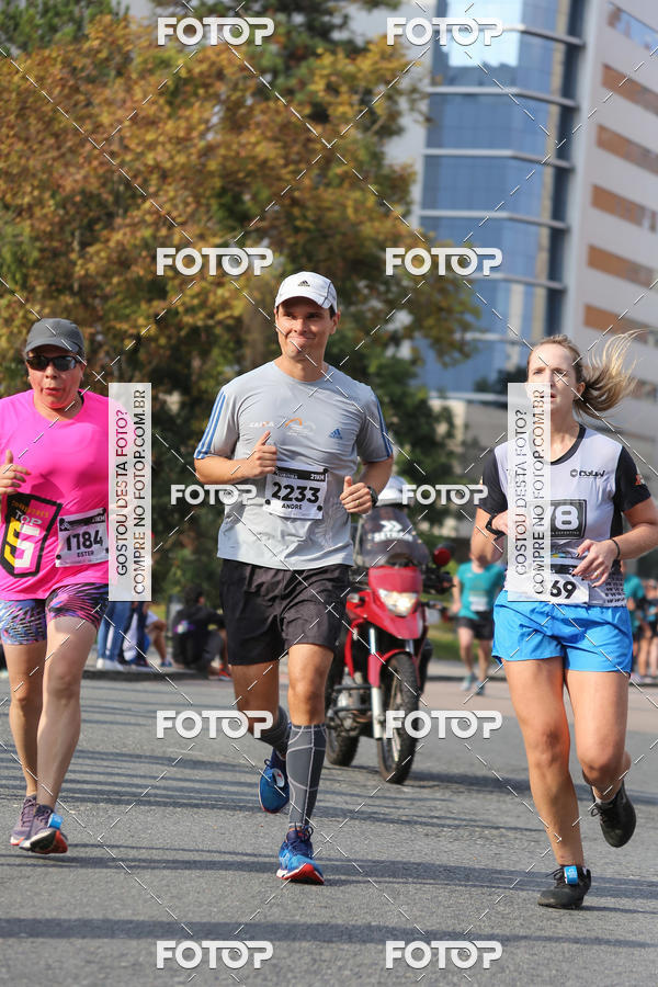 Buy your photos of the eventMeia Maratona Internacional de Curitiba 2018 on Fotop