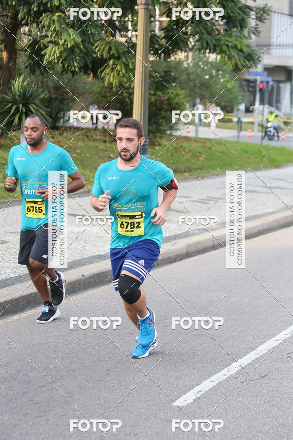 Buy your photos of the eventMeia Maratona Internacional de Curitiba 2018 on Fotop