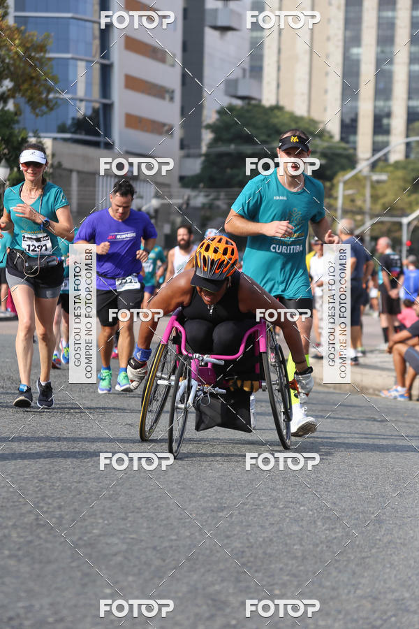Buy your photos of the eventMeia Maratona Internacional de Curitiba 2018 on Fotop