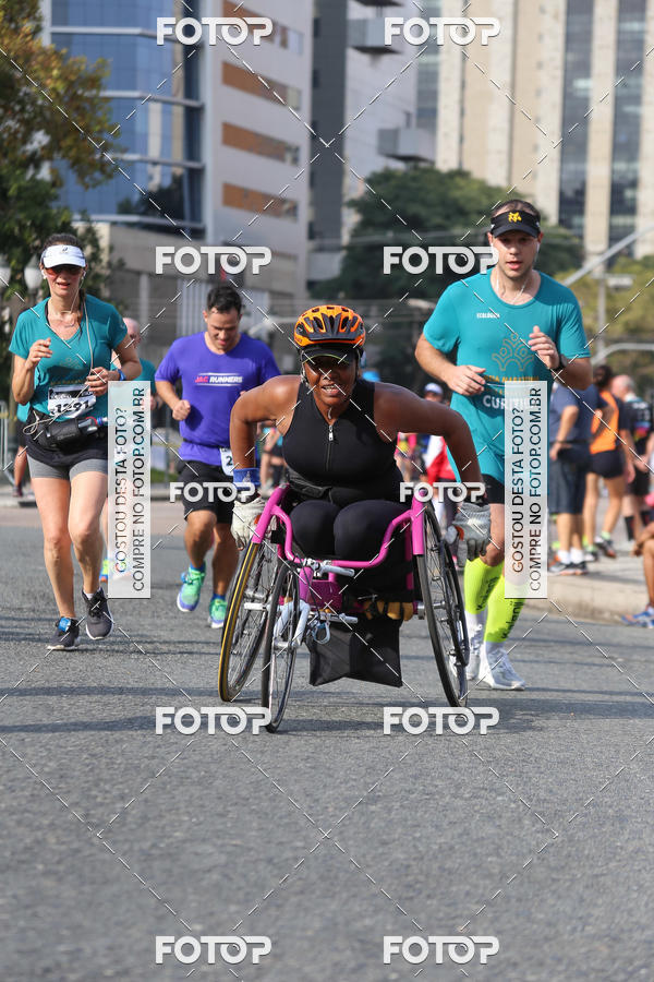 Buy your photos of the eventMeia Maratona Internacional de Curitiba 2018 on Fotop