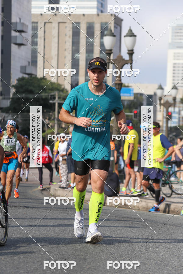 Buy your photos of the eventMeia Maratona Internacional de Curitiba 2018 on Fotop