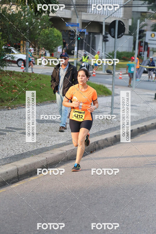 Buy your photos of the eventMeia Maratona Internacional de Curitiba 2018 on Fotop