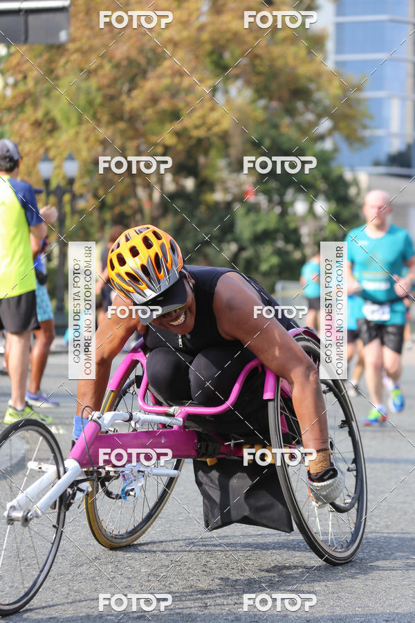 Buy your photos of the eventMeia Maratona Internacional de Curitiba 2018 on Fotop