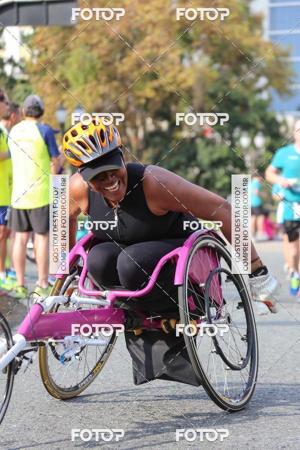 Buy your photos of the eventMeia Maratona Internacional de Curitiba 2018 on Fotop