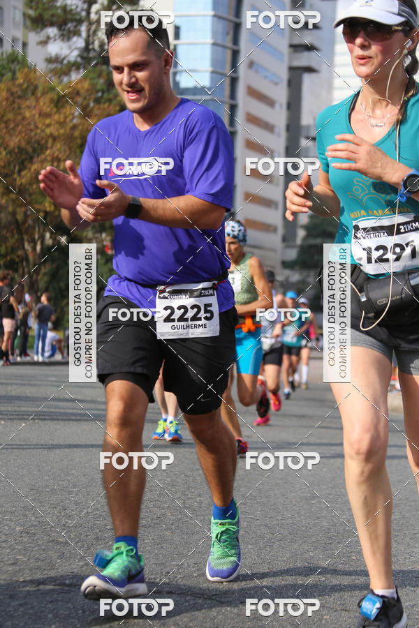 Buy your photos of the eventMeia Maratona Internacional de Curitiba 2018 on Fotop