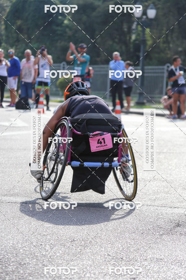 Buy your photos of the eventMeia Maratona Internacional de Curitiba 2018 on Fotop