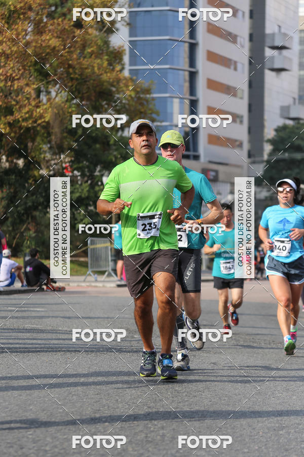 Buy your photos of the eventMeia Maratona Internacional de Curitiba 2018 on Fotop