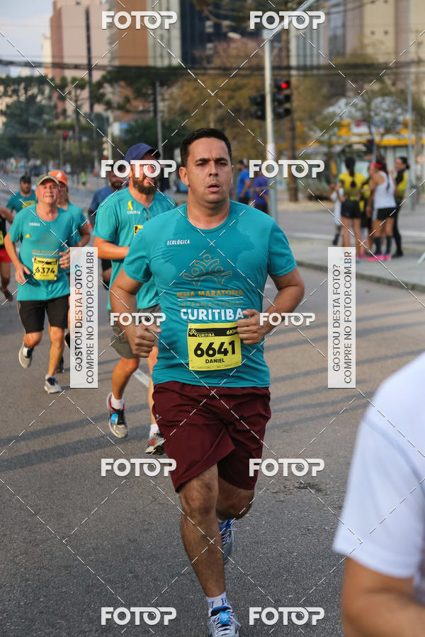Buy your photos of the eventMeia Maratona Internacional de Curitiba 2018 on Fotop