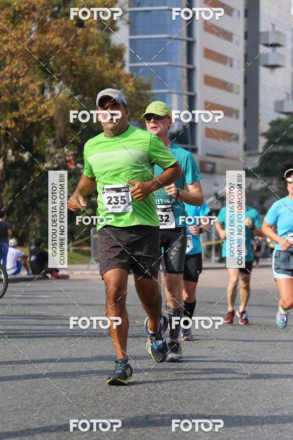 Buy your photos of the eventMeia Maratona Internacional de Curitiba 2018 on Fotop