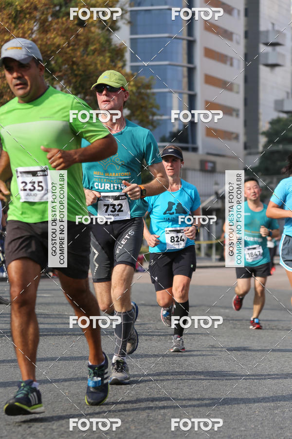 Buy your photos of the eventMeia Maratona Internacional de Curitiba 2018 on Fotop