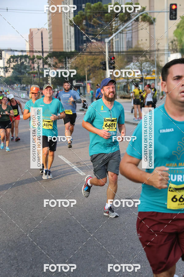 Buy your photos of the eventMeia Maratona Internacional de Curitiba 2018 on Fotop