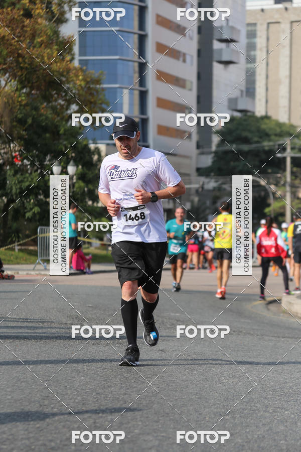 Buy your photos of the eventMeia Maratona Internacional de Curitiba 2018 on Fotop