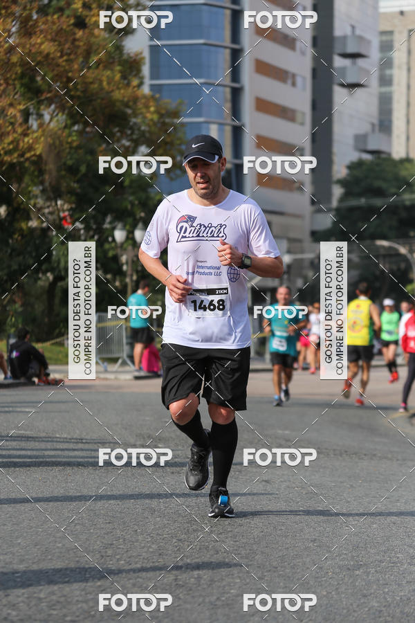 Buy your photos of the eventMeia Maratona Internacional de Curitiba 2018 on Fotop