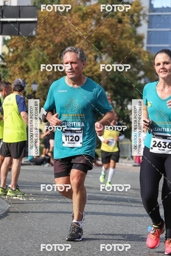 Buy your photos of the eventMeia Maratona Internacional de Curitiba 2018 on Fotop