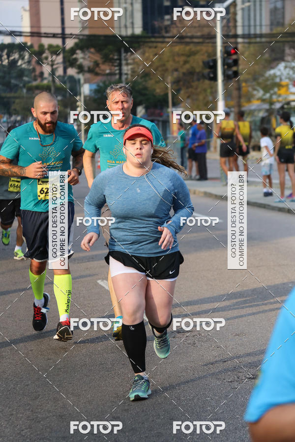 Buy your photos of the eventMeia Maratona Internacional de Curitiba 2018 on Fotop