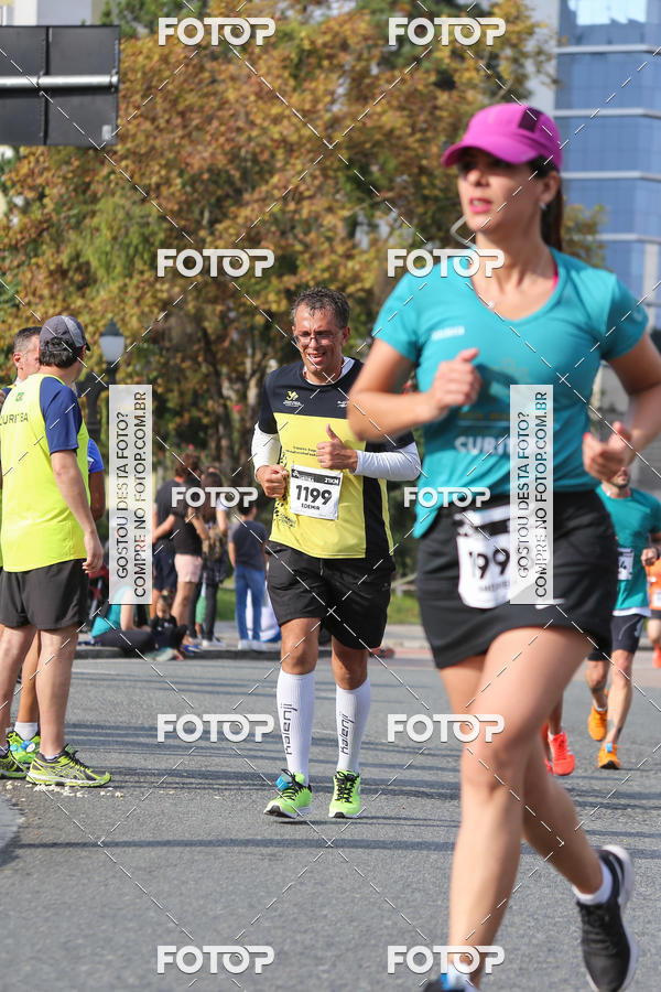 Buy your photos of the eventMeia Maratona Internacional de Curitiba 2018 on Fotop