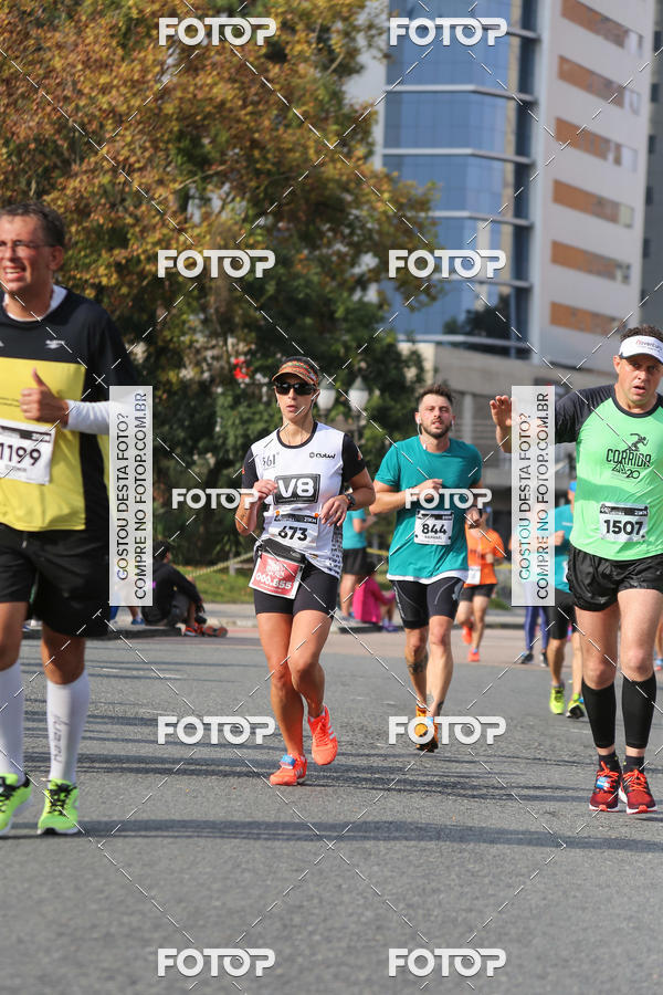 Buy your photos of the eventMeia Maratona Internacional de Curitiba 2018 on Fotop