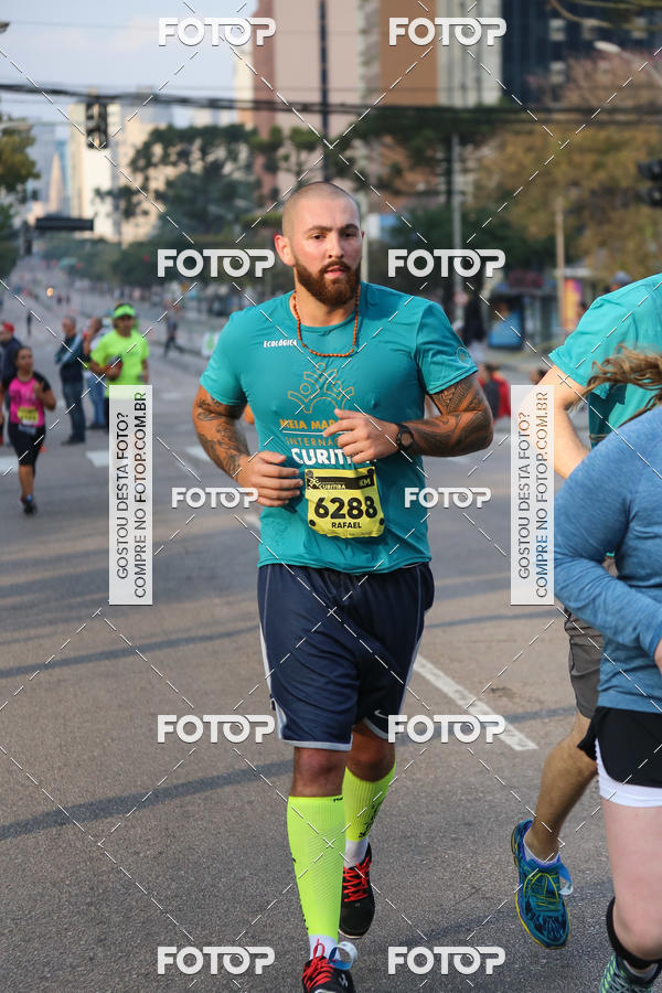 Buy your photos of the eventMeia Maratona Internacional de Curitiba 2018 on Fotop