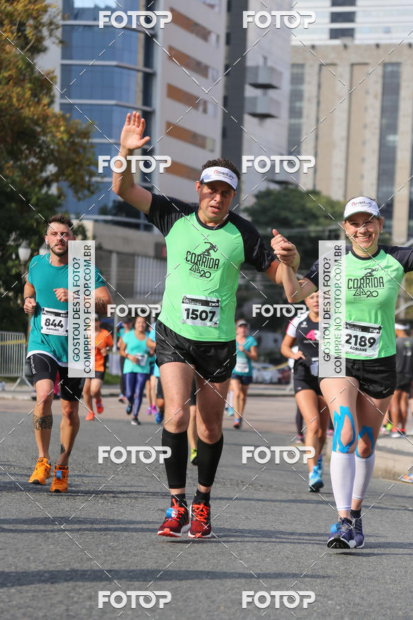 Buy your photos of the eventMeia Maratona Internacional de Curitiba 2018 on Fotop