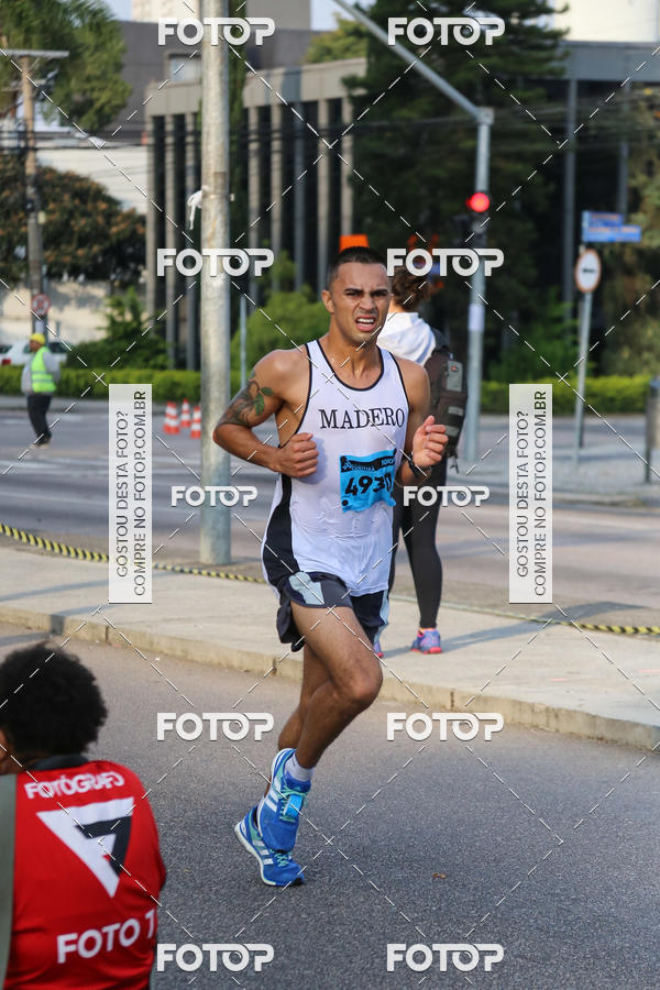 Buy your photos of the eventMeia Maratona Internacional de Curitiba 2018 on Fotop