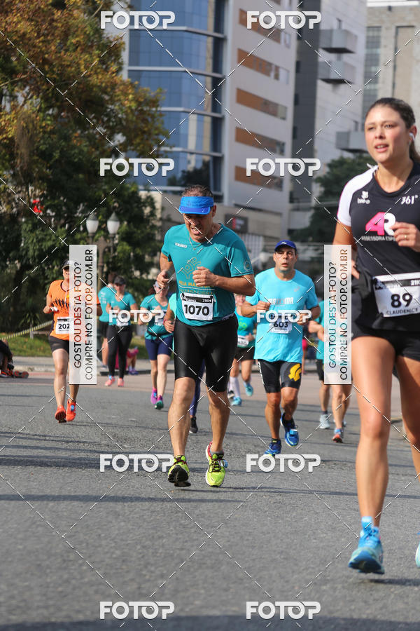 Buy your photos of the eventMeia Maratona Internacional de Curitiba 2018 on Fotop