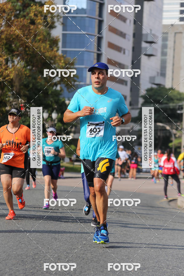Buy your photos of the eventMeia Maratona Internacional de Curitiba 2018 on Fotop