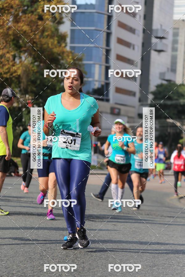 Buy your photos of the eventMeia Maratona Internacional de Curitiba 2018 on Fotop