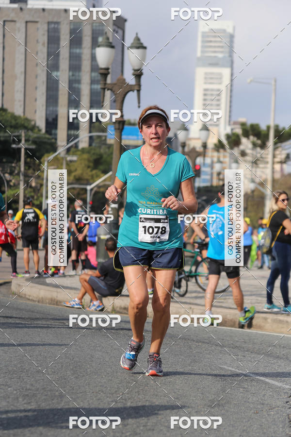 Buy your photos of the eventMeia Maratona Internacional de Curitiba 2018 on Fotop
