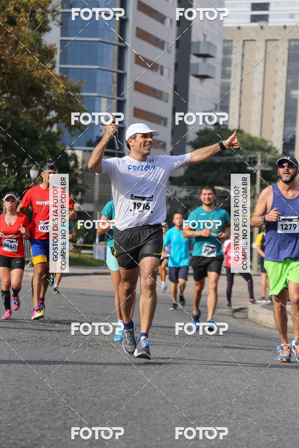 Buy your photos of the eventMeia Maratona Internacional de Curitiba 2018 on Fotop