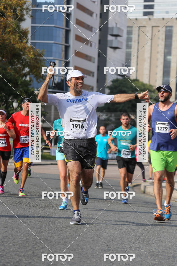 Buy your photos of the eventMeia Maratona Internacional de Curitiba 2018 on Fotop