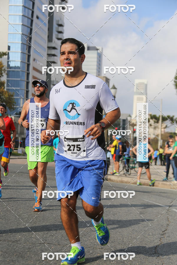 Buy your photos of the eventMeia Maratona Internacional de Curitiba 2018 on Fotop