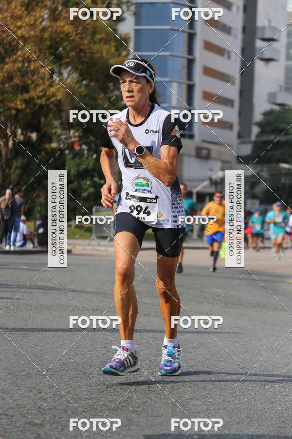 Buy your photos of the eventMeia Maratona Internacional de Curitiba 2018 on Fotop