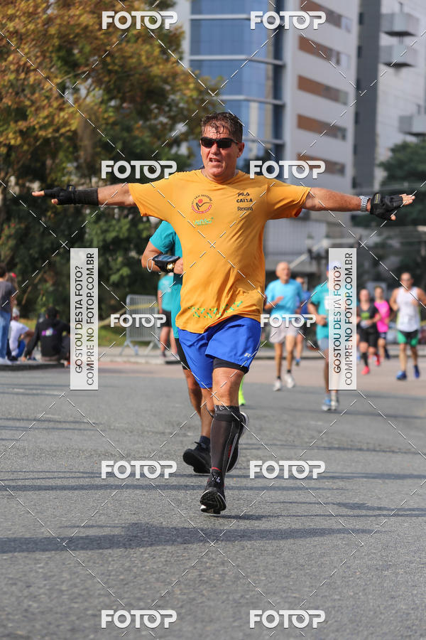 Buy your photos of the eventMeia Maratona Internacional de Curitiba 2018 on Fotop