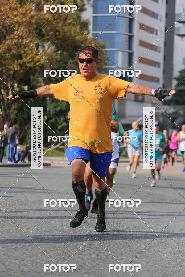 Buy your photos of the eventMeia Maratona Internacional de Curitiba 2018 on Fotop