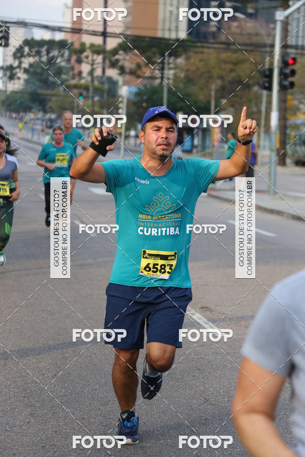 Buy your photos of the eventMeia Maratona Internacional de Curitiba 2018 on Fotop