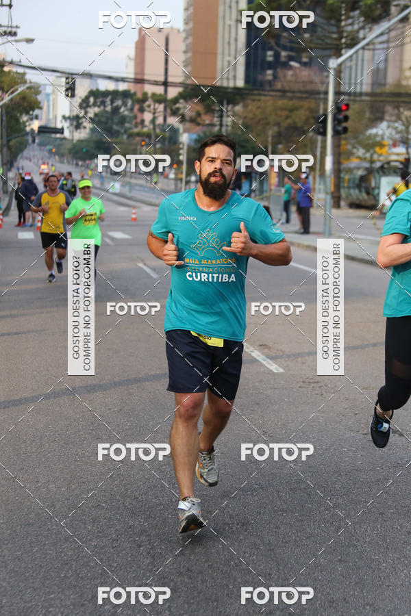 Buy your photos of the eventMeia Maratona Internacional de Curitiba 2018 on Fotop