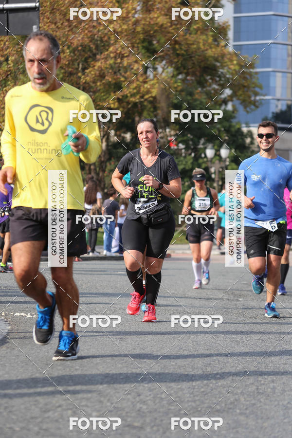 Buy your photos of the eventMeia Maratona Internacional de Curitiba 2018 on Fotop