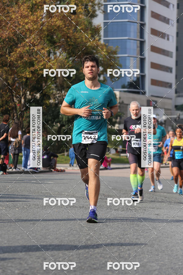 Buy your photos of the eventMeia Maratona Internacional de Curitiba 2018 on Fotop