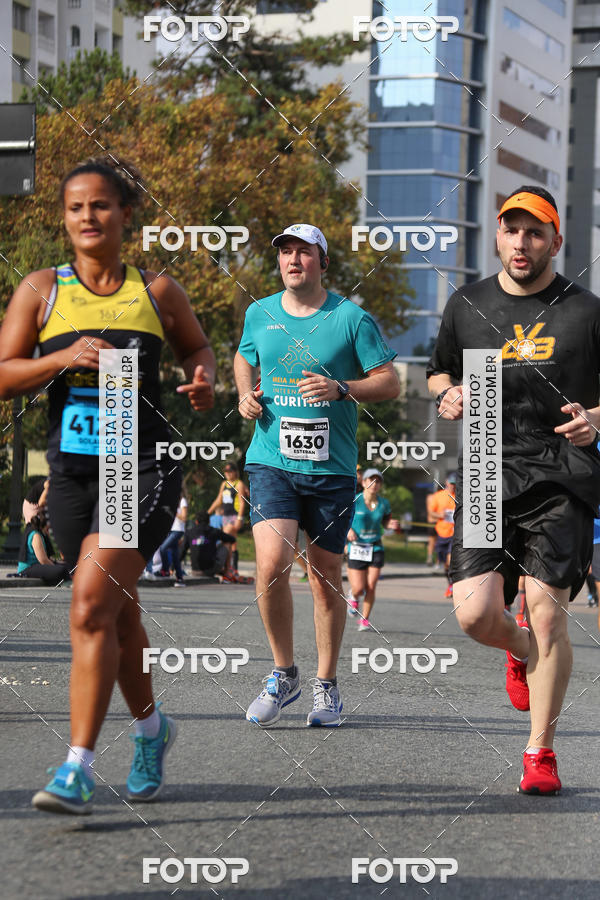 Buy your photos of the eventMeia Maratona Internacional de Curitiba 2018 on Fotop