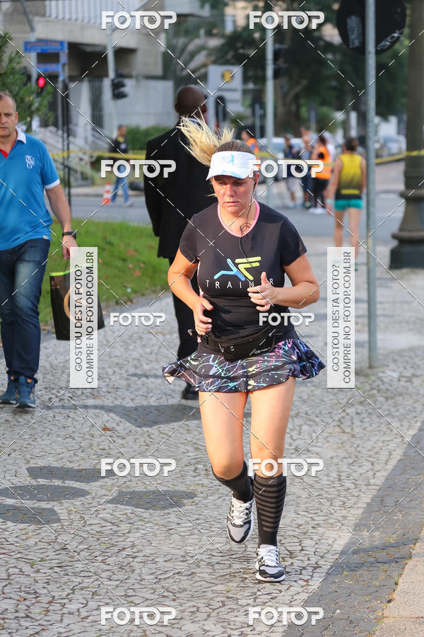 Buy your photos of the eventMeia Maratona Internacional de Curitiba 2018 on Fotop
