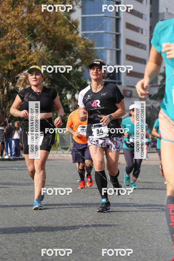 Buy your photos of the eventMeia Maratona Internacional de Curitiba 2018 on Fotop