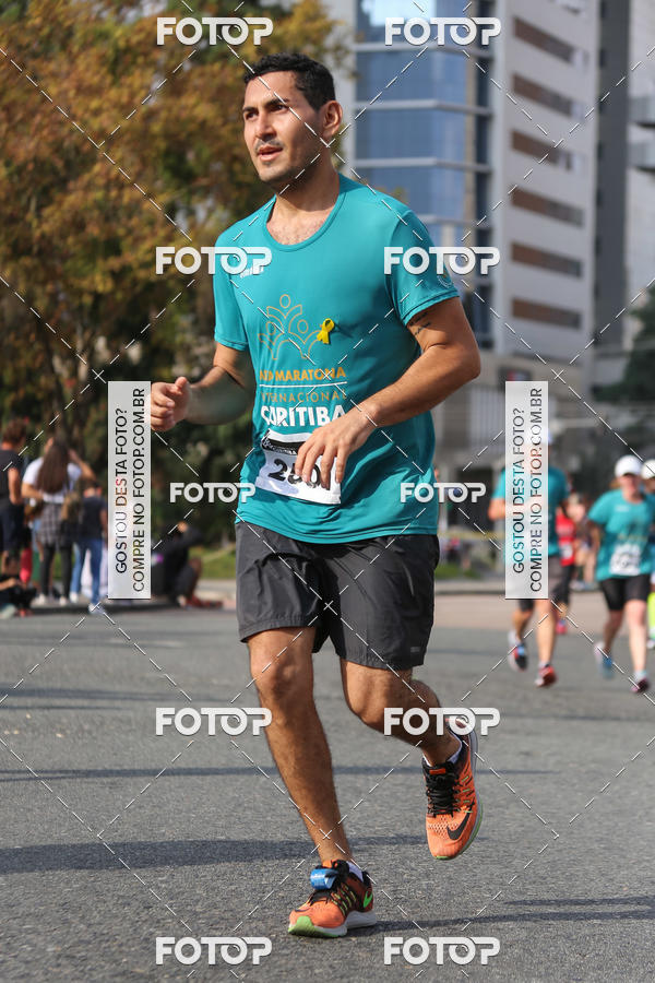 Buy your photos of the eventMeia Maratona Internacional de Curitiba 2018 on Fotop
